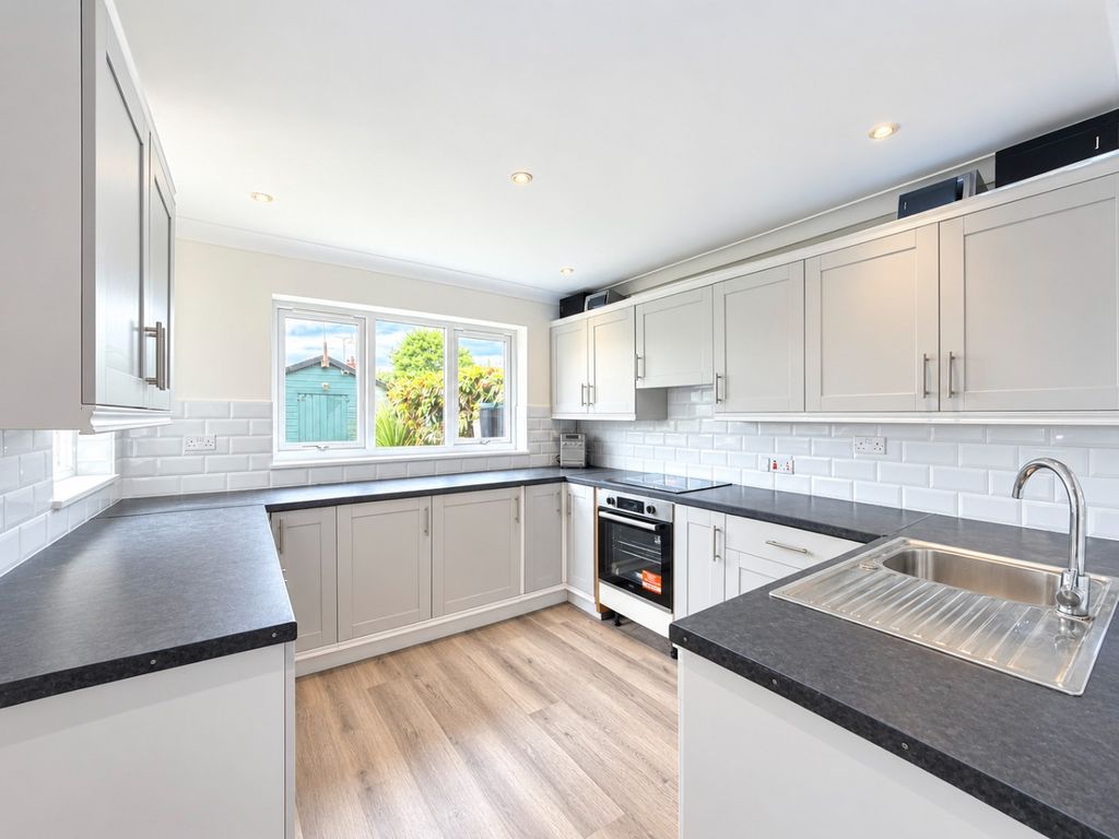 Property photo 3 of 20 4179845
