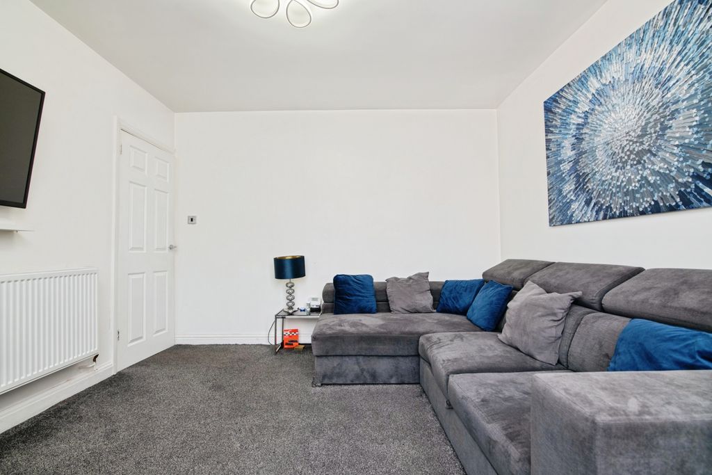 Property photo 1 of 15 Living Room