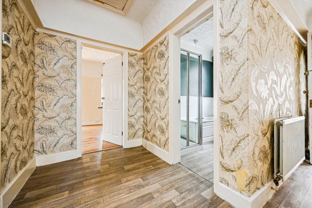 Property photo 2 of 12 Pbox-Img.Jpg