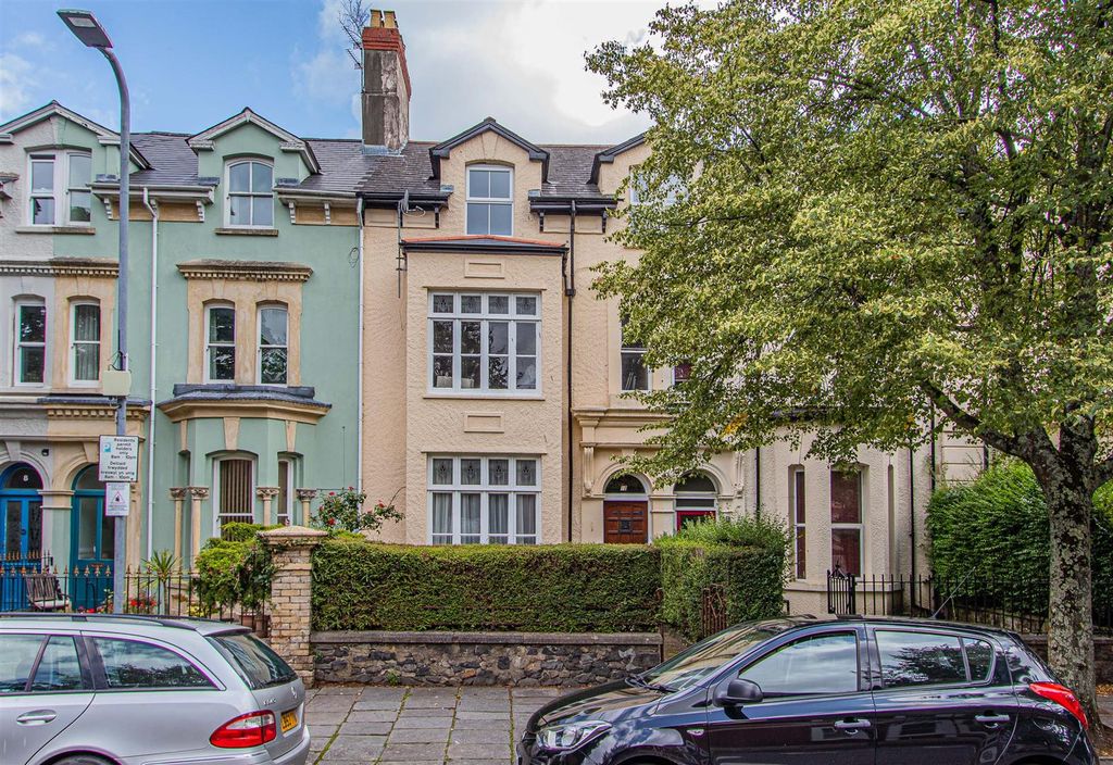 Property photo 1 of 12 East Grove 10, Gff-15.Jpg