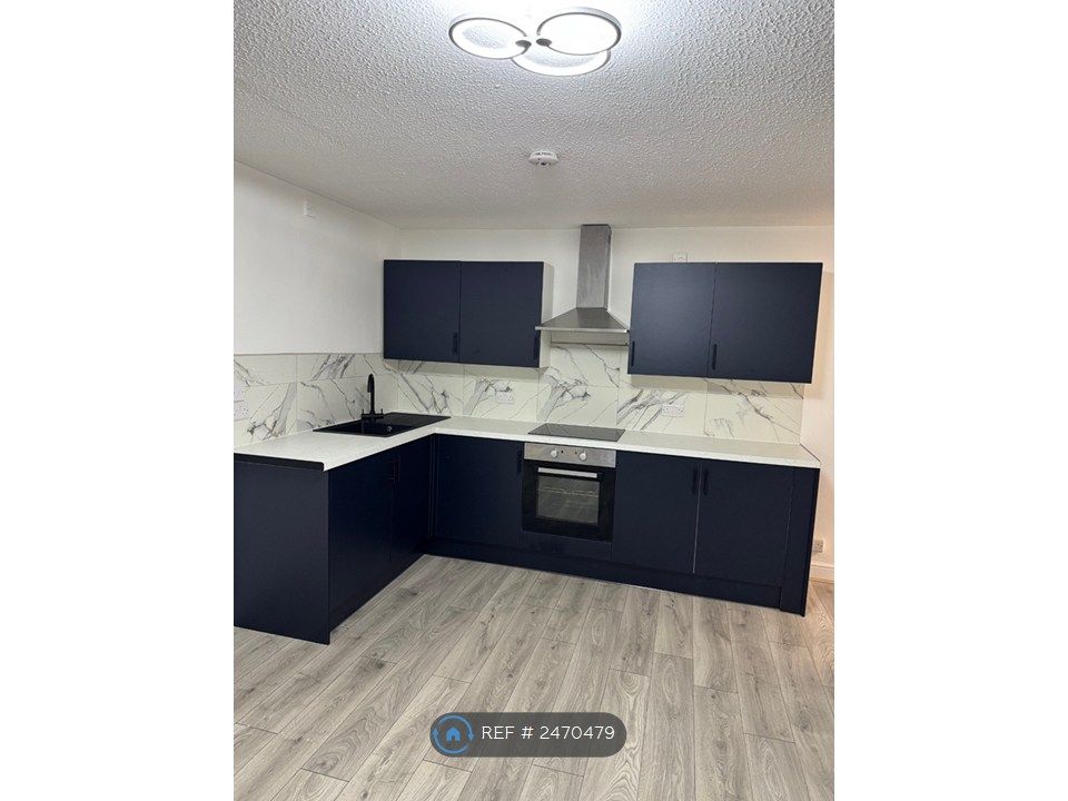 Property photo 3 of 7 Kitchen/Lounge