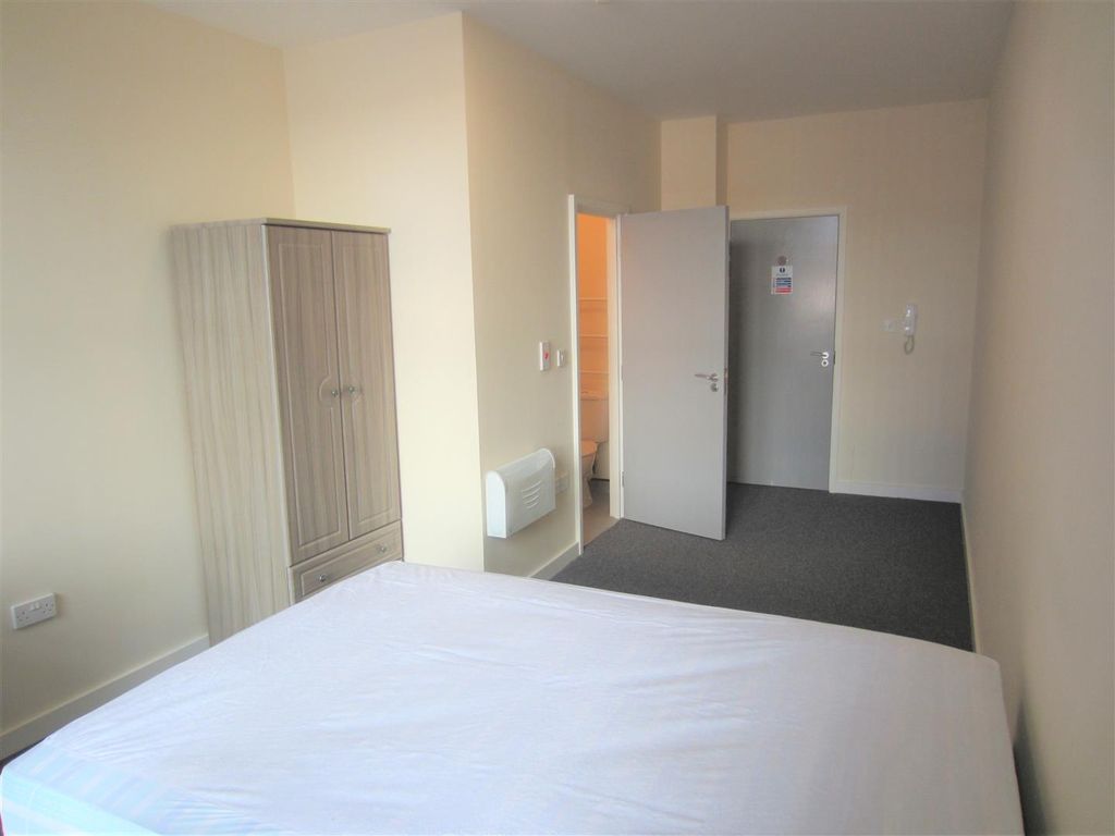 Property photo 3 of 6