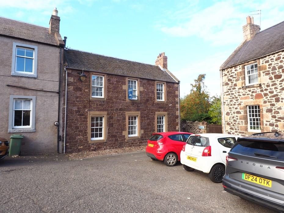 Property photo 2 of 28