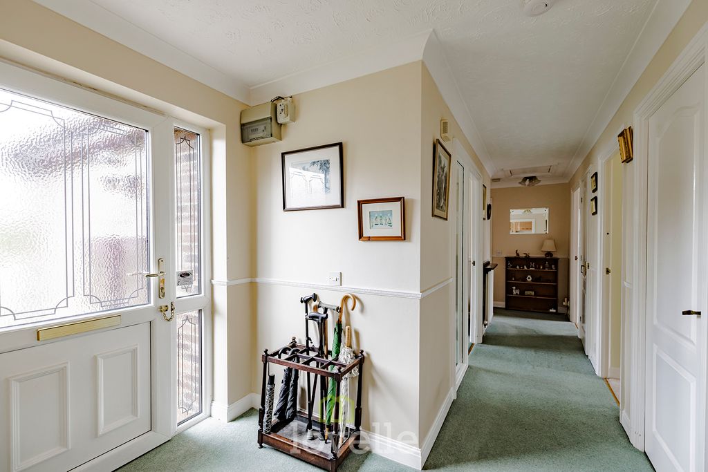 Property photo 2 of 26