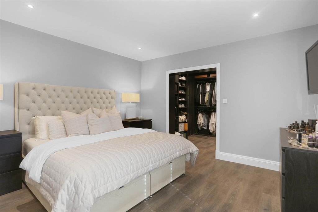 Property photo 3 of 36 1545491859 - 13.Jpg