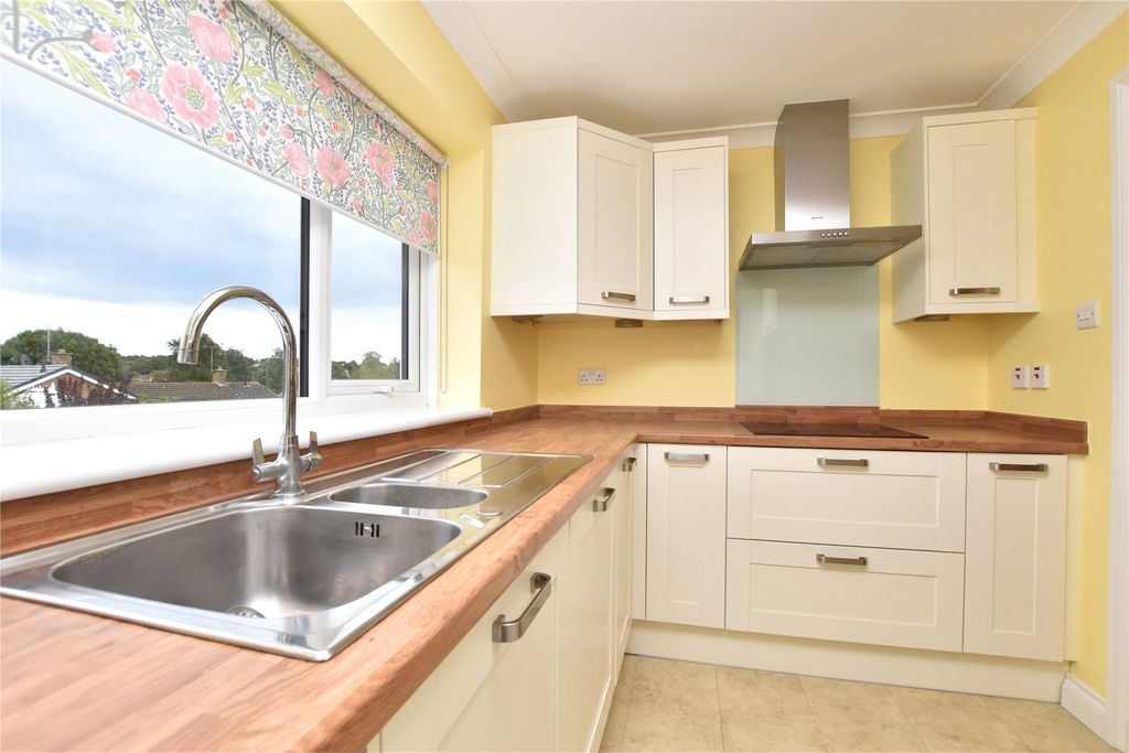 Property photo 2 of 14 Kitchen