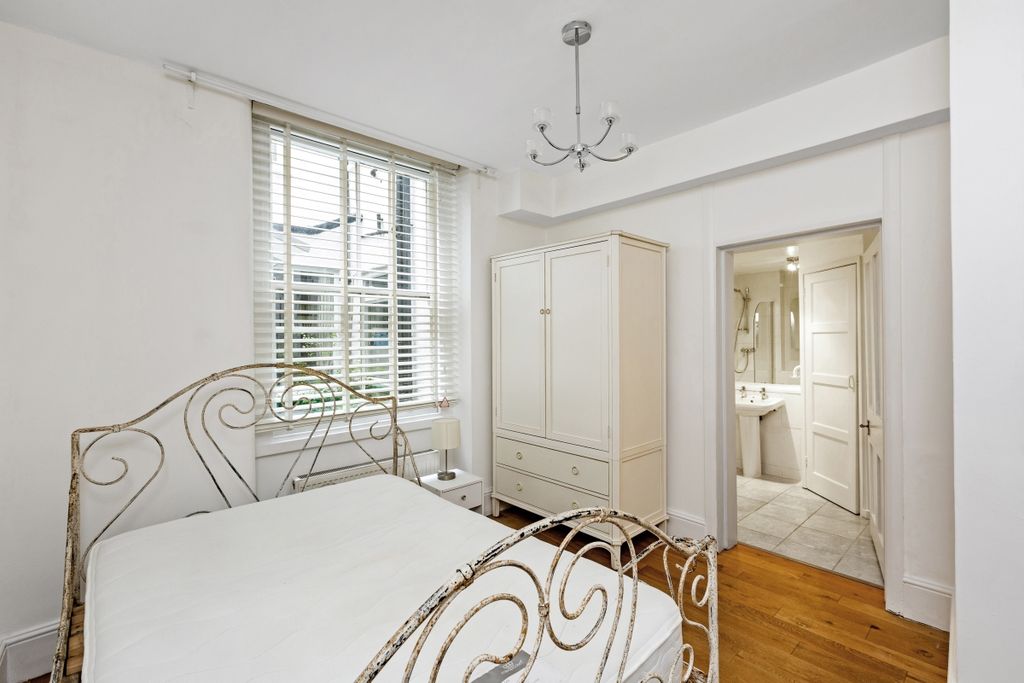 Property photo 3 of 8 1 (9)