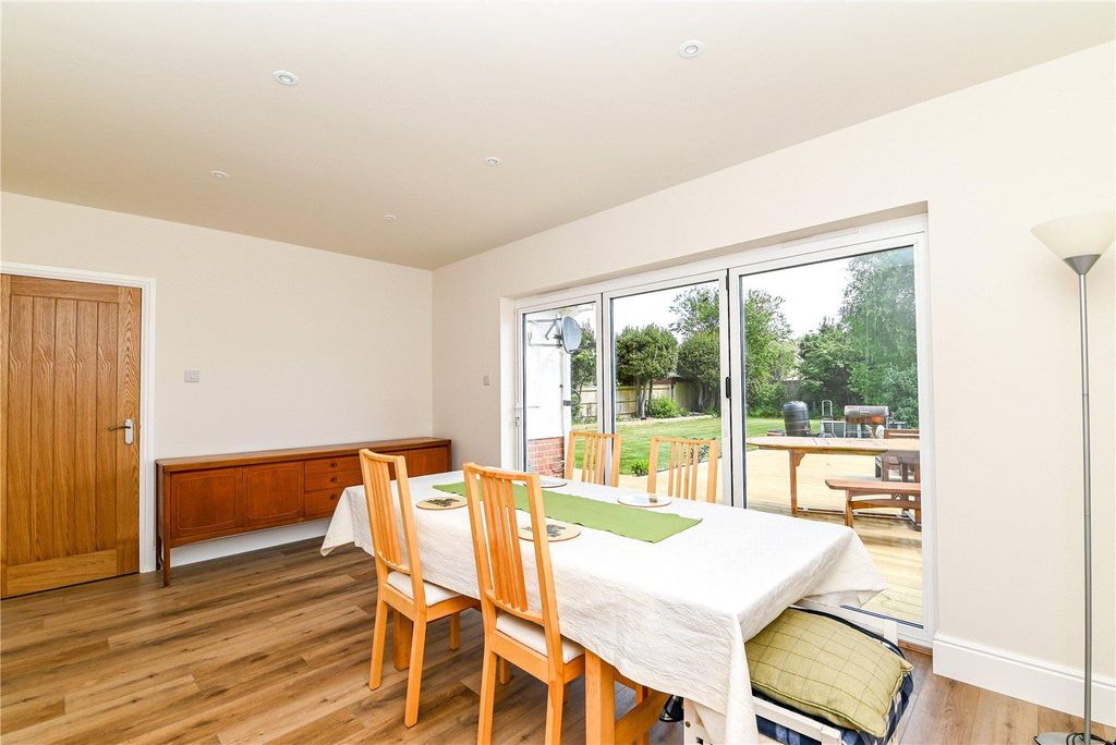 Property photo 3 of 30 Picture No. 04