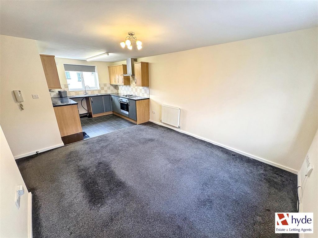 Property photo 3 of 17 Img_4825.Jpg