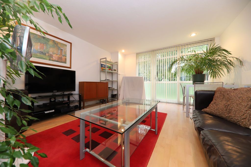 Property photo 3 of 12 Living Room