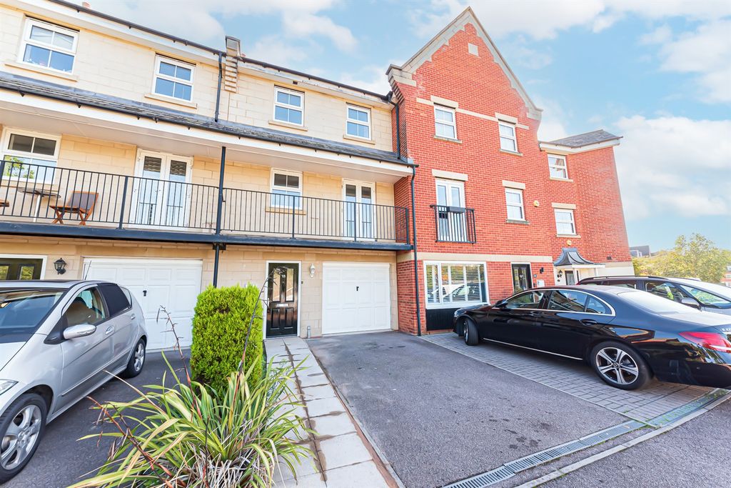 Property photo 1 of 15 (Main)