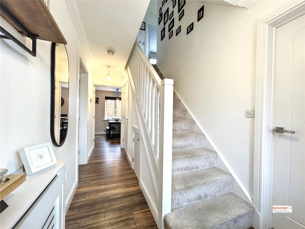 Property photo 2 of 32 Picture No. 07