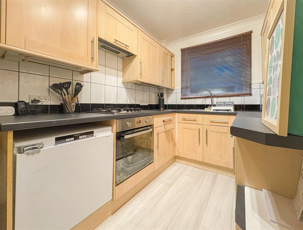 Property photo 3 of 15 Kitchen