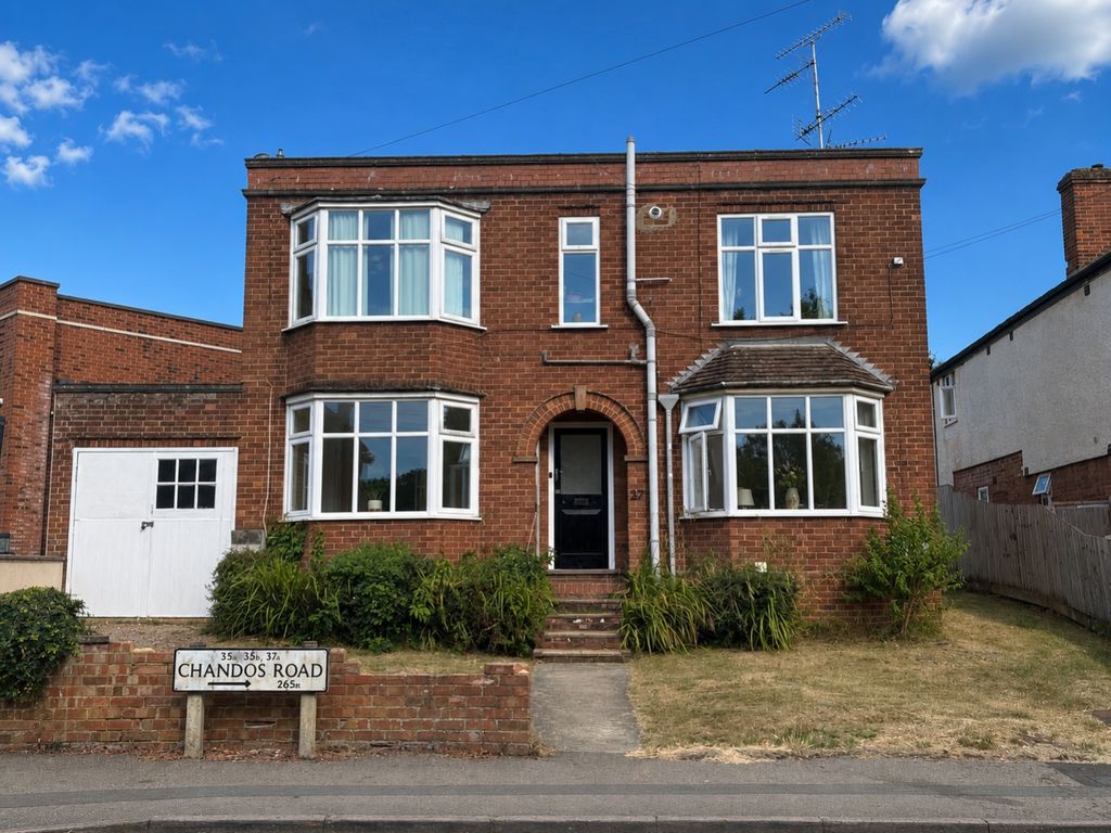 Property photo 1 of 7 Chandos Rd Front
