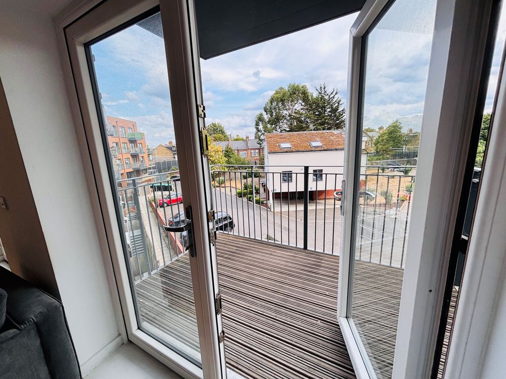 Property photo 2 of 7 Balcony