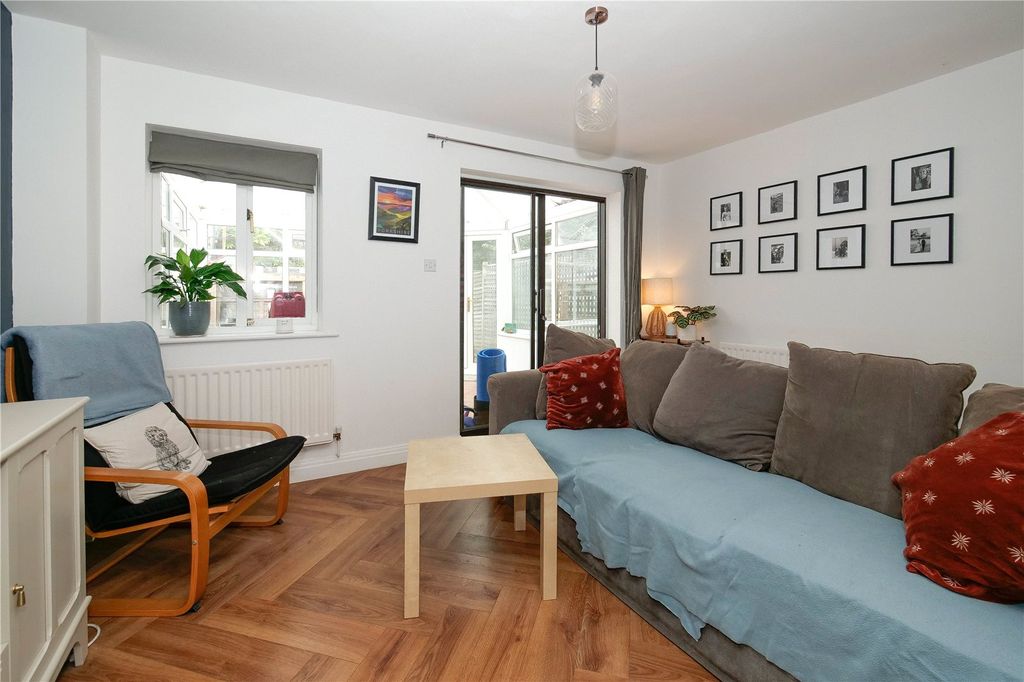 Property photo 2 of 12 Picture No. 03