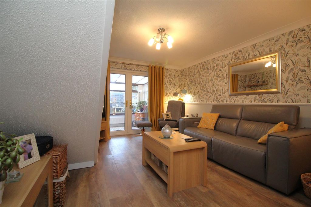 Property photo 3 of 15 Living Room 2 .Jpg