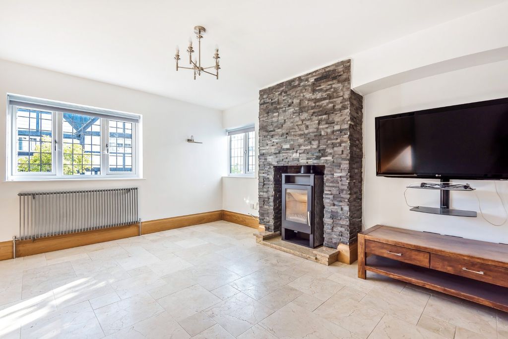 Property photo 2 of 15 Photo 19