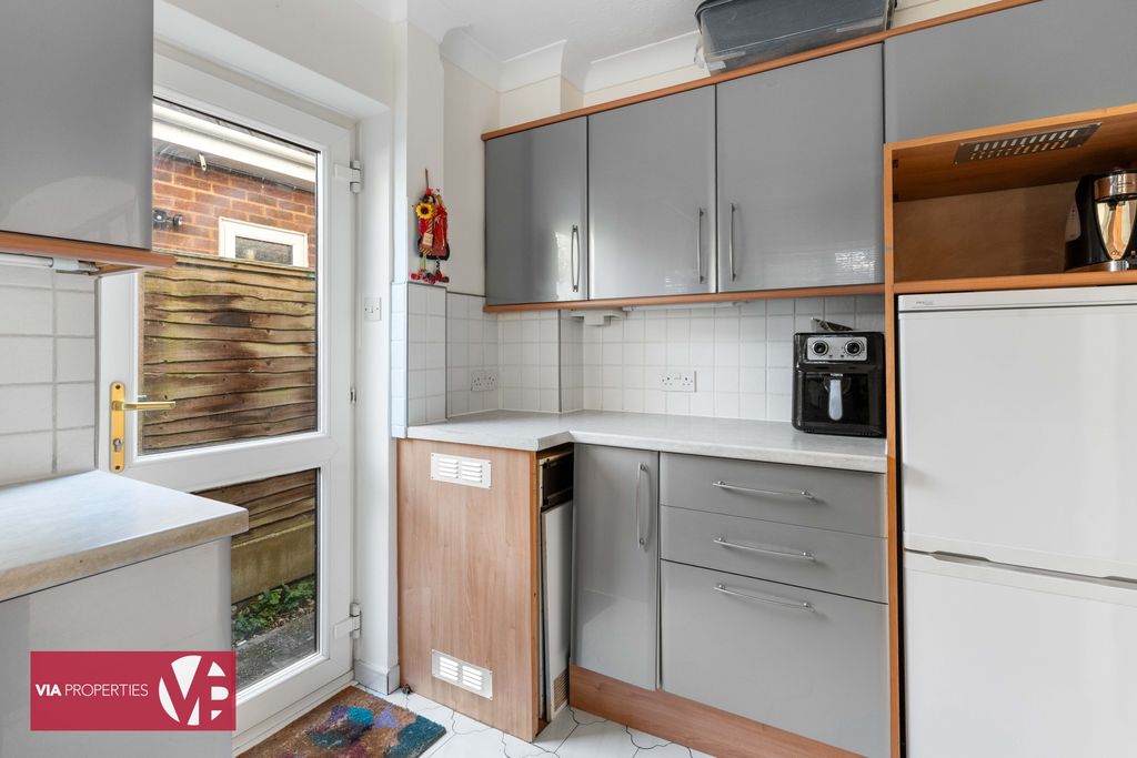 Property photo 3 of 14 Photo 7