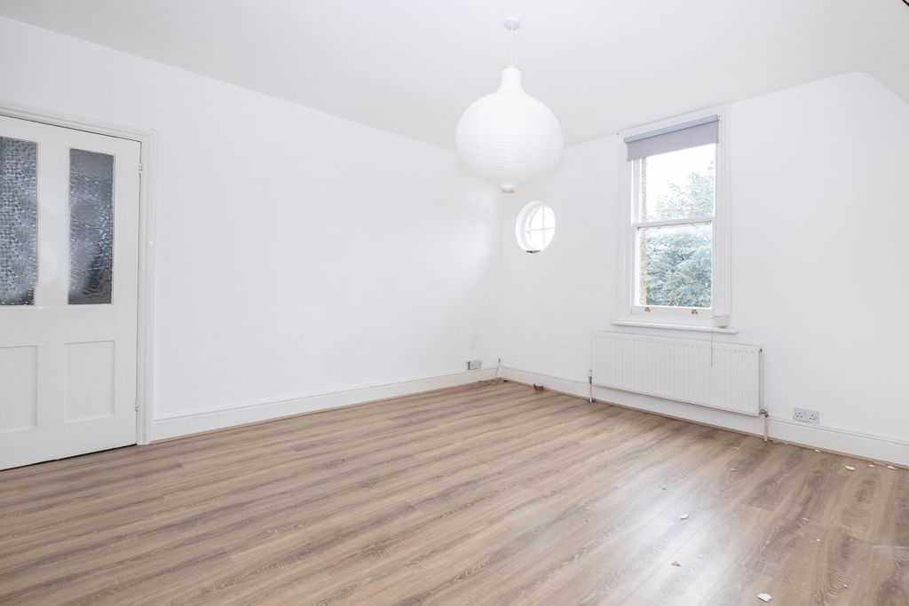 Property photo 3 of 7 5