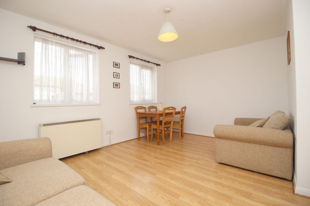 Property photo 3 of 7