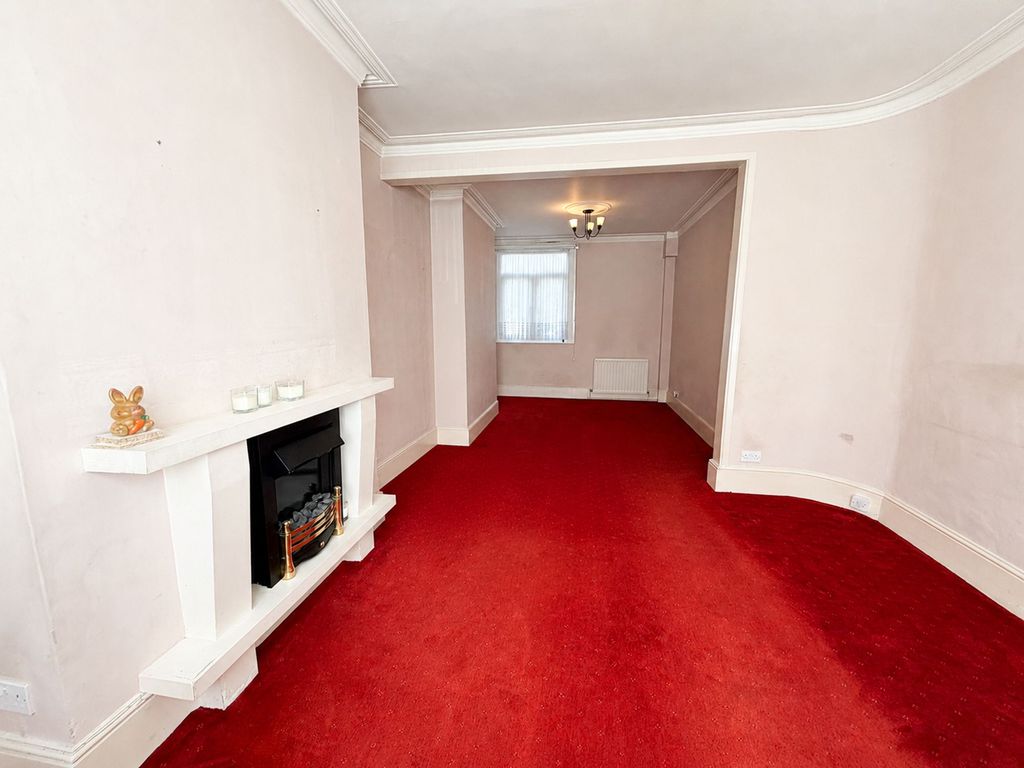 Property photo 2 of 13 Allandale Rd En3