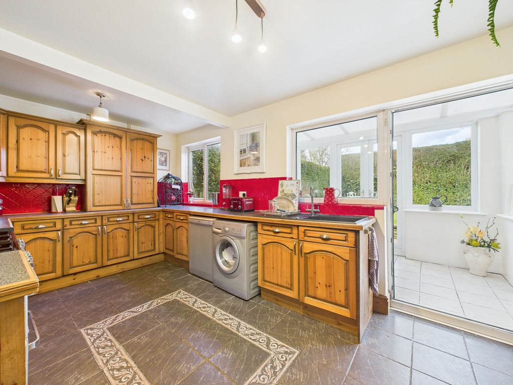 Property photo 3 of 15 Breakfast Kitchen