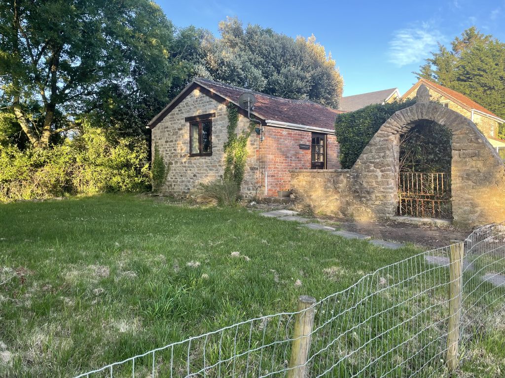 Property photo 1 of 12