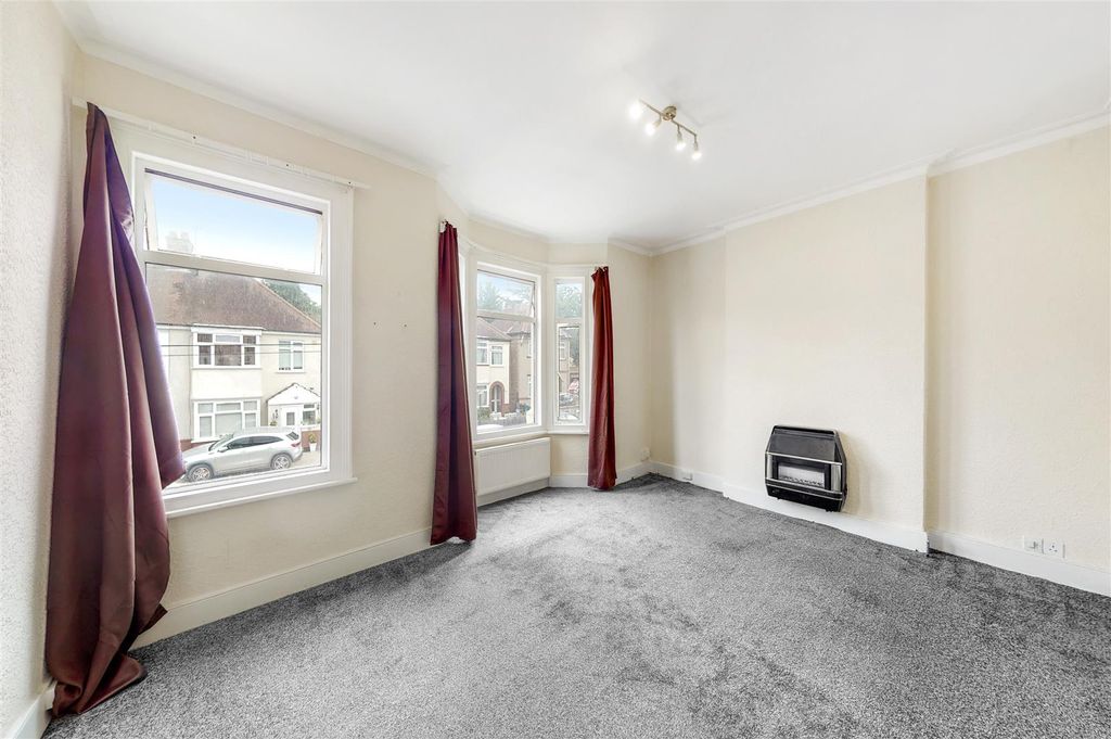 Property photo 2 of 9 70A Parkfield Road - Wojzjikes2Qybg4Hxsdk.Jpg