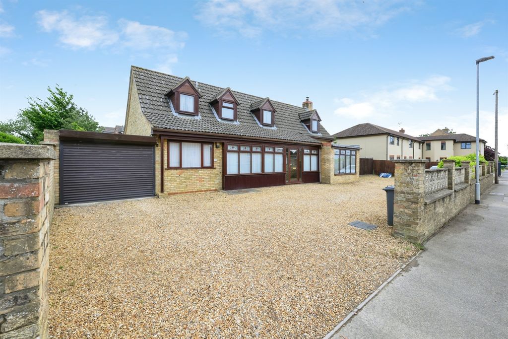 Property photo 1 of 18