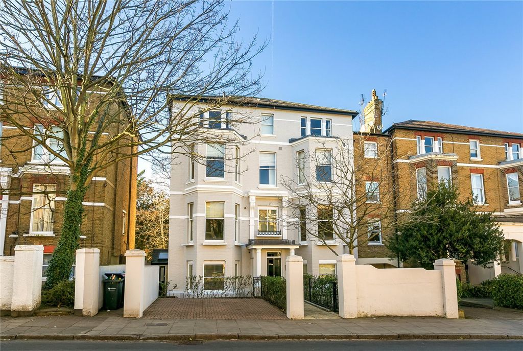 Property photo 2 of 8