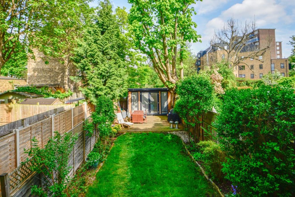 Property photo 2 of 15 Garden