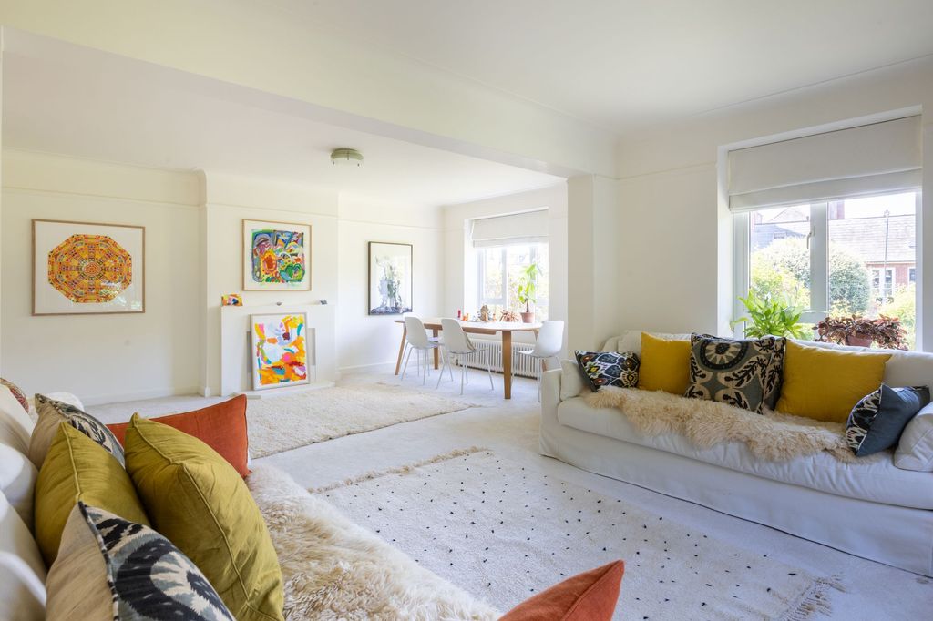 Property photo 3 of 24