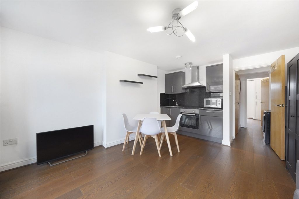 Property photo 2 of 11 Kitchen/Dining