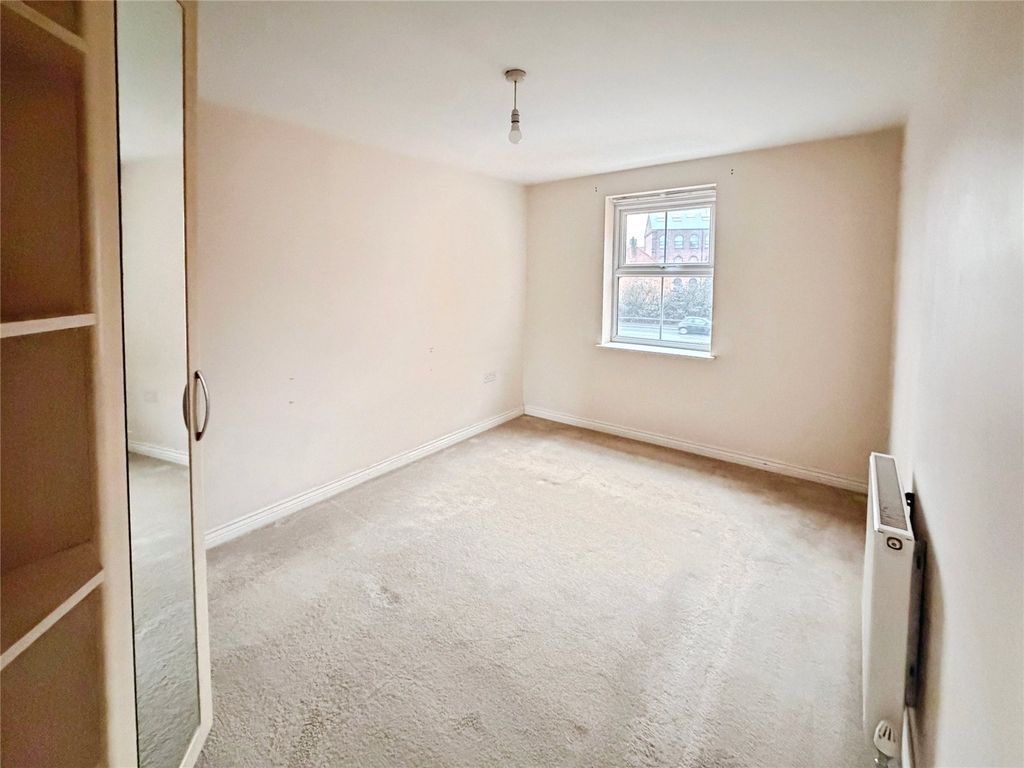 Property photo 3 of 7 Bedroom 1