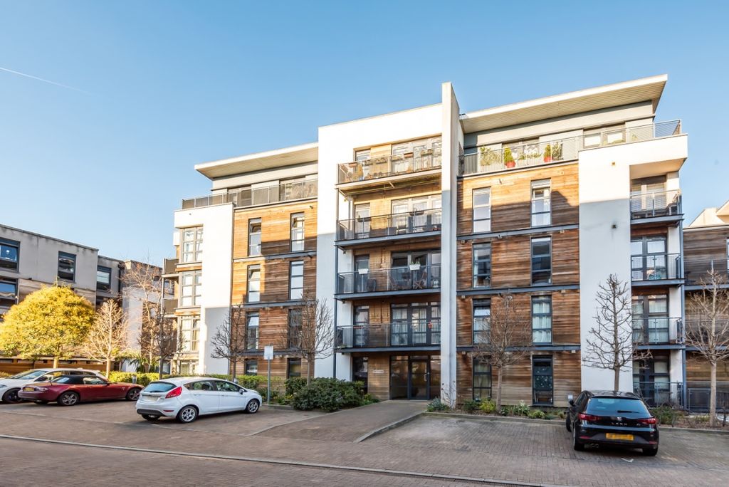 Property photo 1 of 10 62386Bda16F45-l-8250