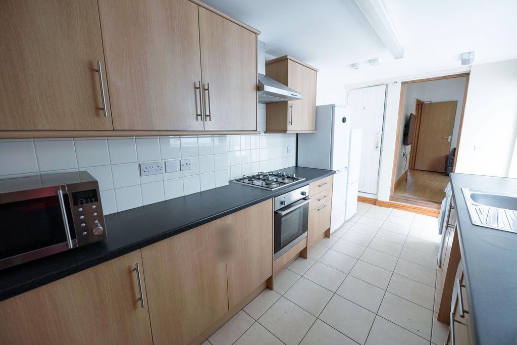 Property photo 3 of 11 Photo 2