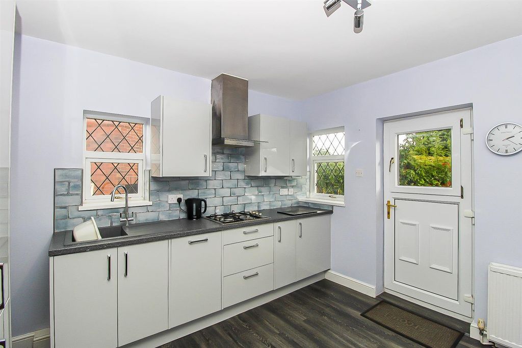 Property photo 3 of 10 Kitchen/Diner