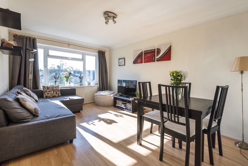 Property photo 2 of 14 Lounge