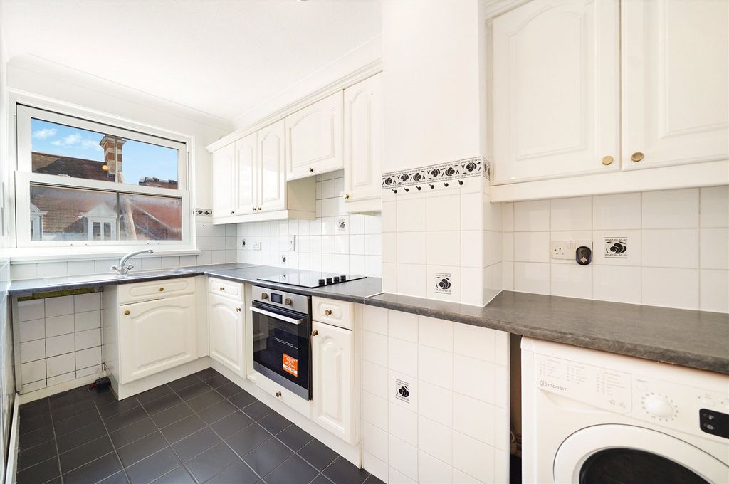 Property photo 2 of 17 Picture No. 20