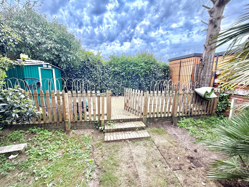 Additional image 6 of 3 bed end terrace house for saleBrixham Gardens, Ilford IG3