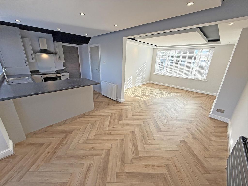 Property photo 3 of 12 Kitchen A2.Jpg