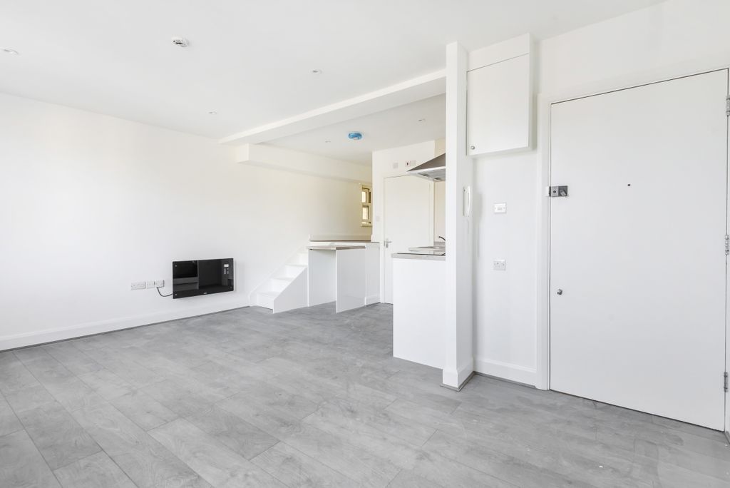 Property photo 2 of 6 925114 (2)