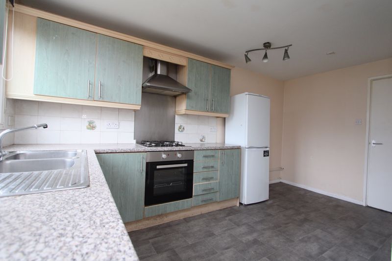 Property photo 3 of 9 Photo 4