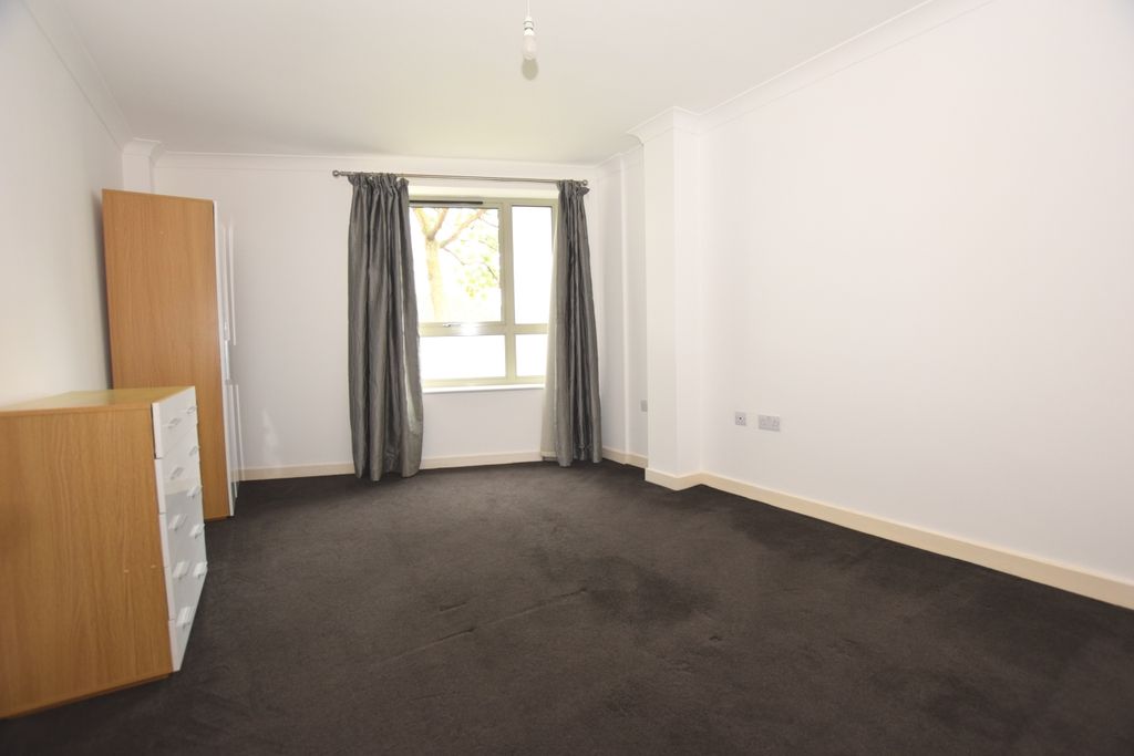 Property photo 3 of 5 Bedroom