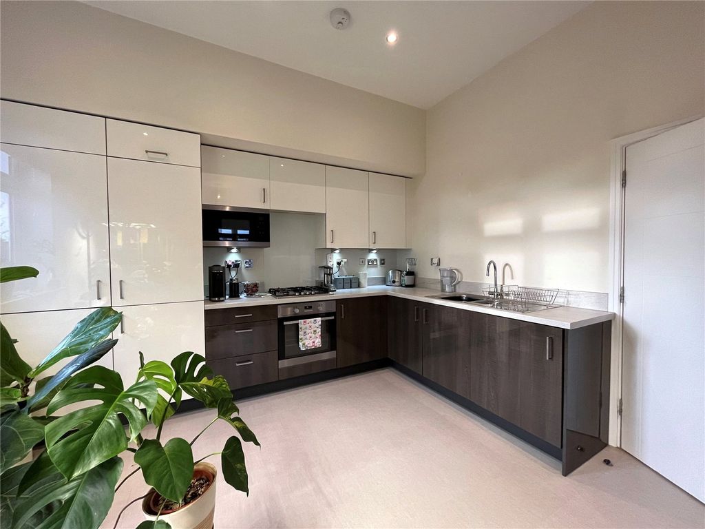 Property photo 2 of 12 Picture No. 15