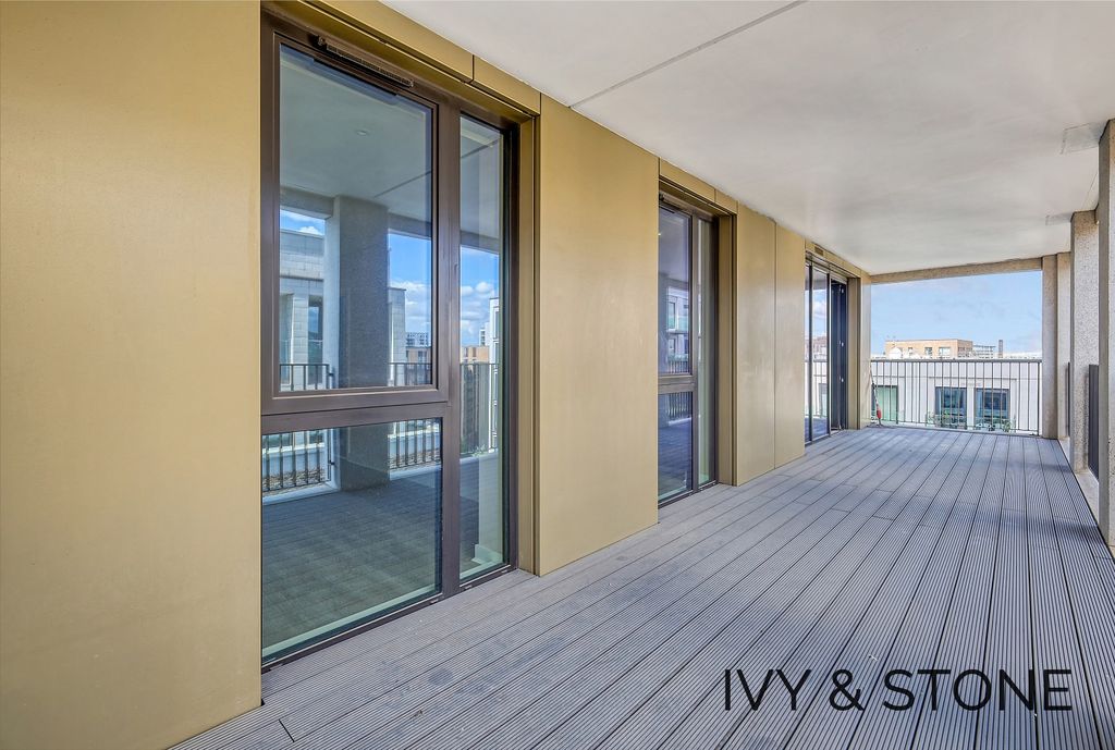 Property photo 2 of 13 3379824