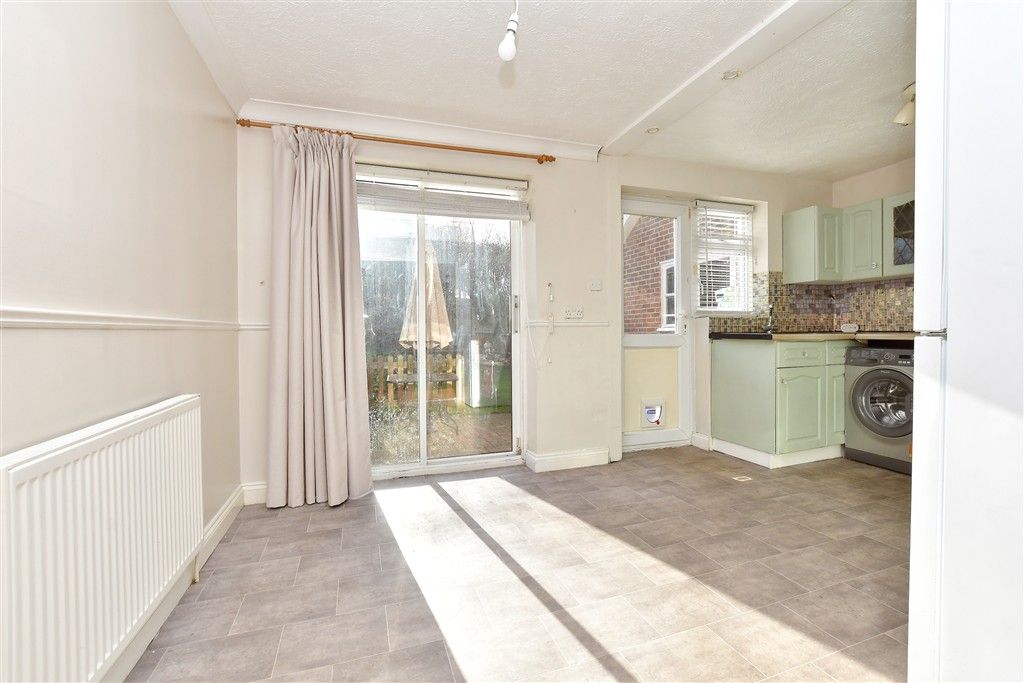 Property photo 3 of 9 Kitchen/ Dining Area