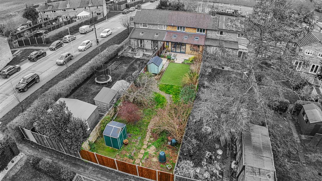 Property photo 3 of 33 2.Jpg