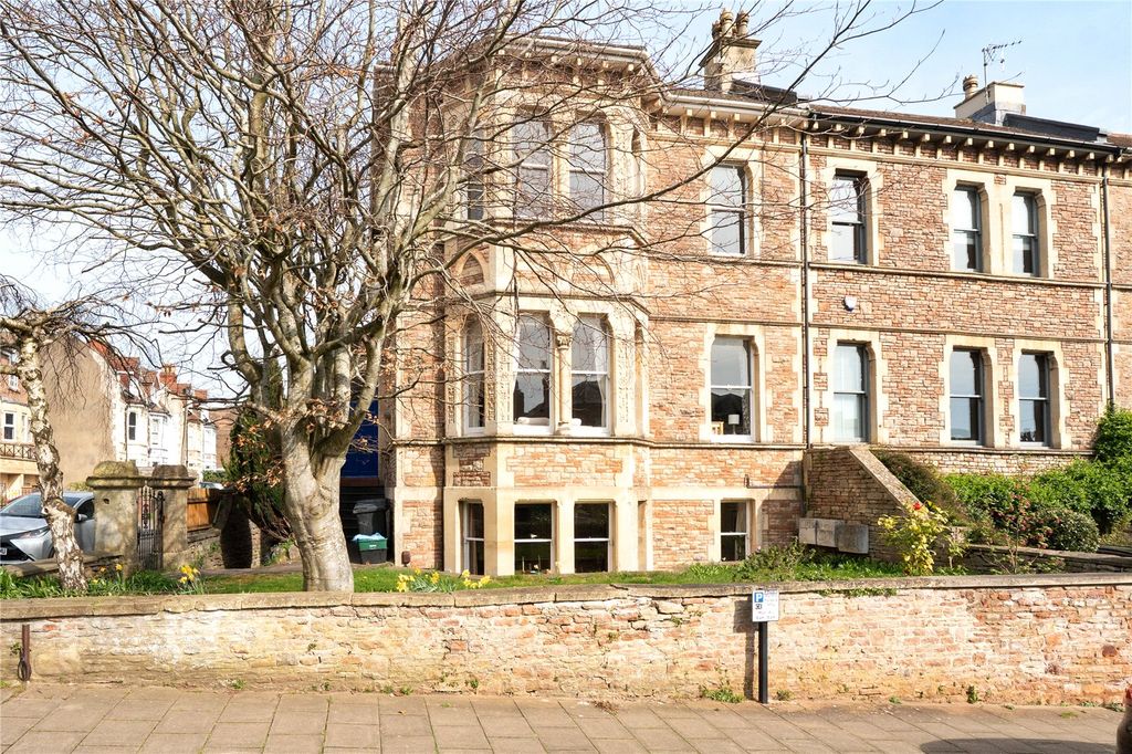 Property photo 1 of 34 Picture No. 29